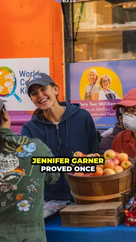 Jennifer Garner's big heart shines! #Watch . . . #JenniferGarner #HollywoodHeroes #BenAffleck #JenniferLopez #LAWildfires #HollywoodNews #Entertainment #Gossip #ViralNews #Trending #DivorceDrama #Foryou #Fyp