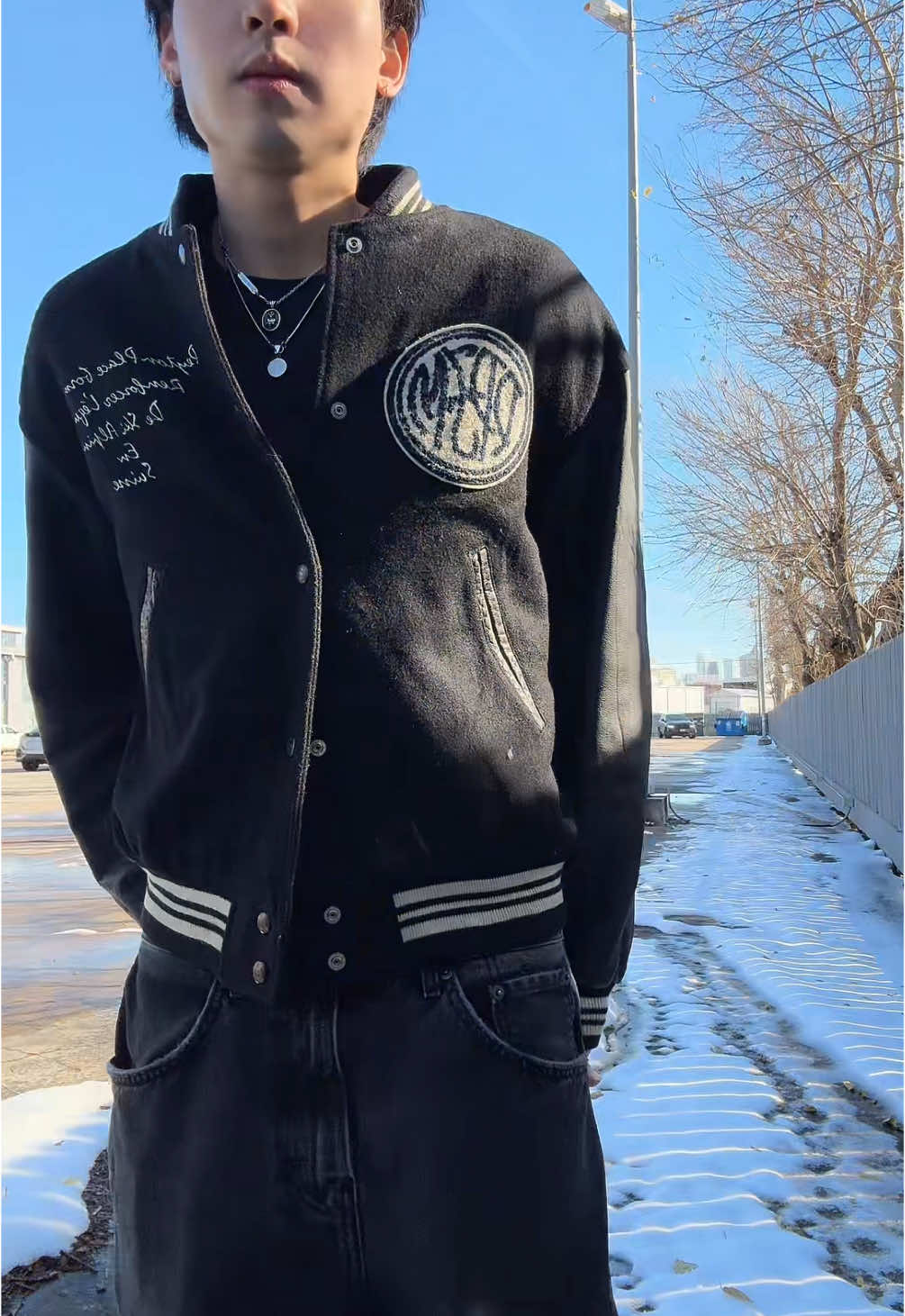 do you the snow is vegan chat #fashiontiktok #outfitinspo #fyp #snow #vintagefashion 