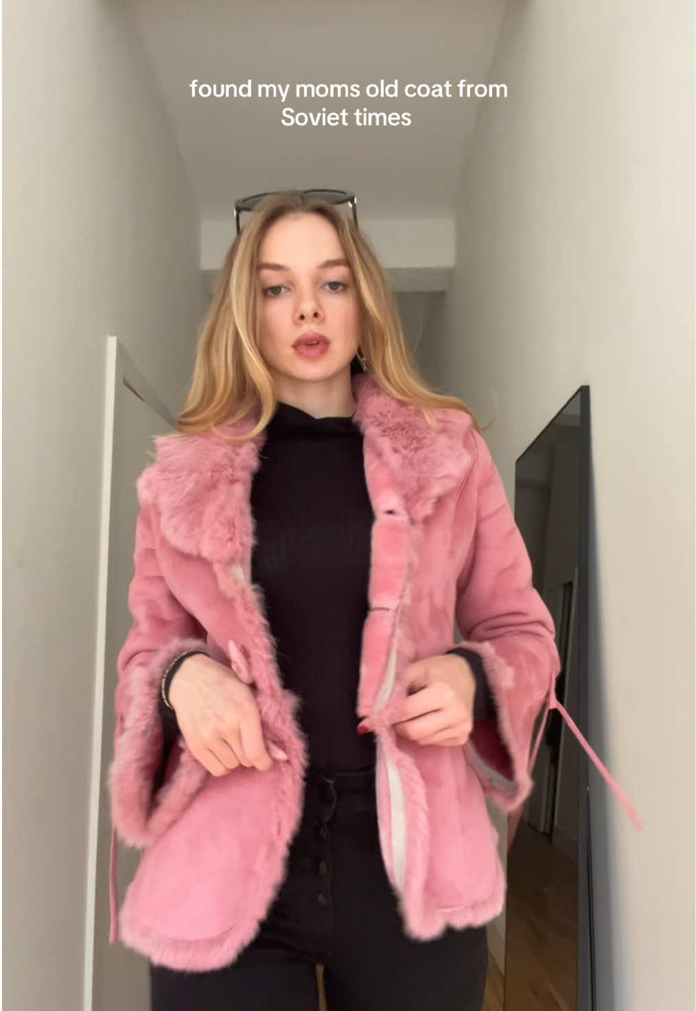 This coat makes me feel as sassy as my Slavic grandmother and I love it #outfitinspo #winteroutfit #winterfashion #OOTD #outfitideas #vintage #vintagefashion 