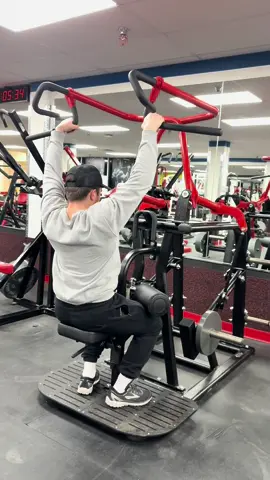 Showing off all of the different grip possibilities and the unique arcing movement. 👀 The one-of-a-kind Wide Grip Lat Pulldown by M-TORTURE is out and ready to help you BLOW UP your back. 🦾 Part 21 of 52 of BOB’s CRAZY 12 MONTHS!✅ . . . #backday #gym #fitnessmotivation #fit #Fitness #mtorture #gymequipment #equipment #GymLife #SmallBusiness #howto #adjustment #localgym #local #fyp #trending #back #backworkout #bodybuilding 