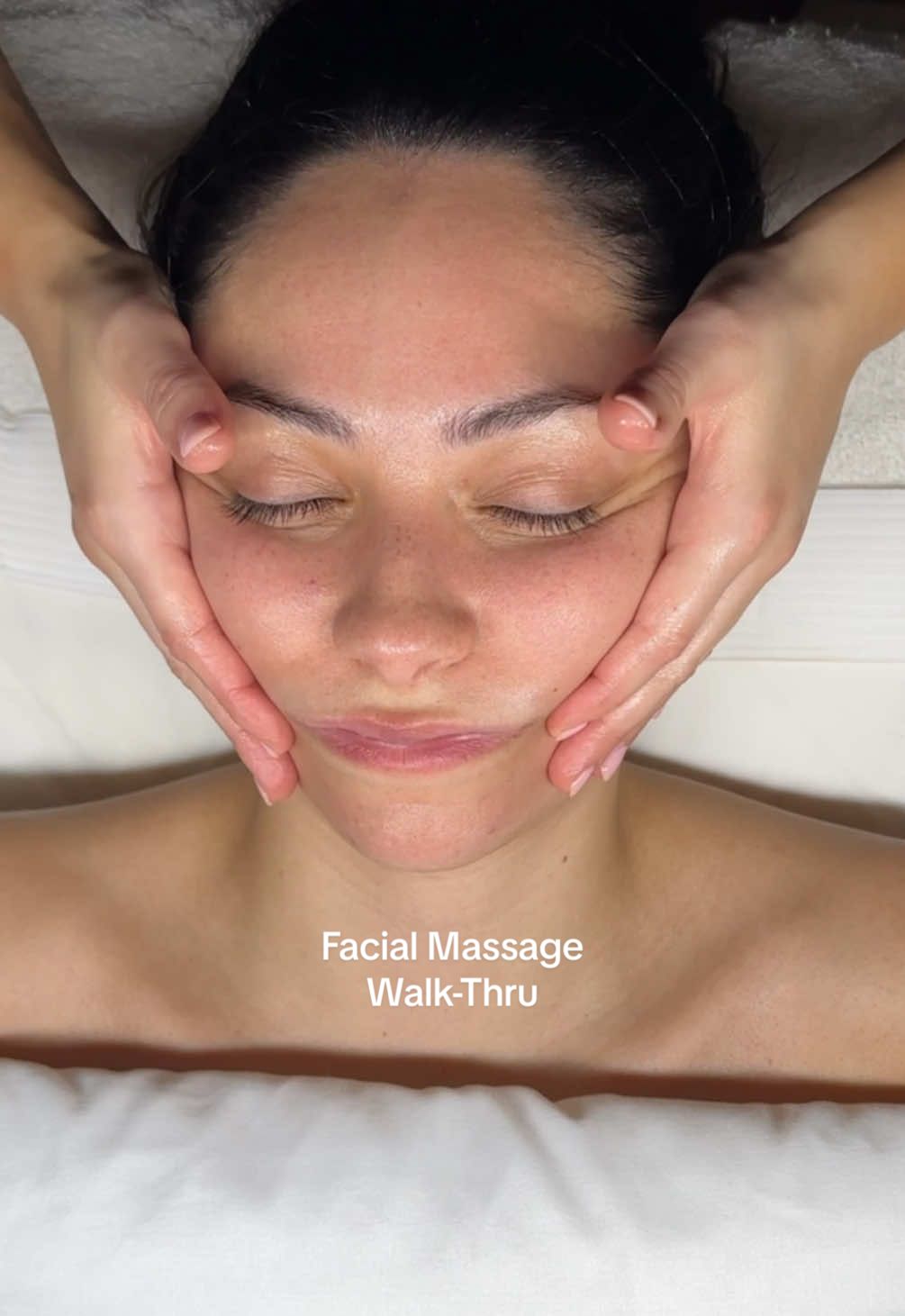 My fellow estheticians, this one is for you! Explaining in detail my massage technique/movements that I do for my facials 🫶🏻 #asmr #sleepsounds #creatorsearchinsights #facialmassage #statenislandbusiness #estheticianlife #facials 