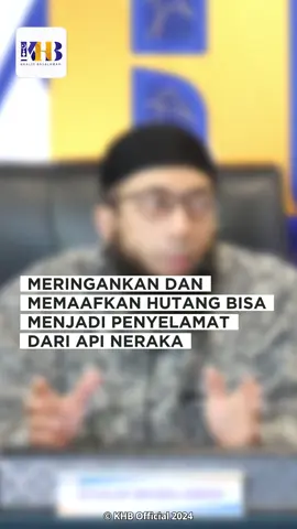 ▶️ MERINGANKAN DAN MEMAAFKAN UTANG BISA MENJADI PENYELAMAT DARI API NERAKA 📡 Simak Kajian Selengkapnya: https://youtu.be/QQhb_Xrv6rk Saudaraku, tahukah kamu bahwa meringankan atau memaafkan utang seseorang bisa menjadi jalan keselamatan dari siksa api neraka?   Dalam sebuah hadits, dari Abu Hurairah radhiyallahu ‘anhu, Rasulullah ﷺ bersabda, مَنْ نَفَّسَ عَنْ مُؤْمِنٍ كُرْبَةً مِنْ كُرَبِ الدُّنْيَا نَفَّسَ اللَّهُ عَنْهُ كُرْبَةً مِنْ كُرَبِ يَوْمِ الْقِيَامَةِ وَمَنْ يَسَّرَ عَلَى مُعْسِرٍ يَسَّرَ اللَّهُ عَلَيْهِ فِى الدُّنْيَا وَالآخِرَةِ وَمَنْ سَتَرَ مُسْلِمًا سَتَرَهُ اللَّهُ فِى الدُّنْيَا وَالآخِرَةِ وَاللَّهُ فِى عَوْنِ الْعَبْدِ مَا كَانَ الْعَبْدُ فِى عَوْنِ أَخِيهِ “Barang siapa meringankan sebuah kesusahan (kesedihan) seorang mukmin di dunia, Allah akan meringankan kesusahannya pada hari kiamat. Barang siapa memudahkan urusan seseorang yang dalam keadaan sulit, Allah akan memberinya kemudahan di dunia dan akhirat. Barang siapa menutup aib seseorang, Allah pun akan menutupi aibnya di dunia dan akhirat. Allah akan senantiasa menolong hamba-Nya, selama hamba tersebut menolong saudaranya.” (HR Muslim: 2699). Memaafkan utang atau memberikan kelonggaran kepada orang yang sedang kesulitan tidak hanya menjadi amalan mulia, tetapi juga bentuk nyata kasih sayang dan keikhlasan seorang muslim kepada saudaranya.   Semoga kita termasuk hamba-hamba yang murah hati, pemaaf, dan selalu memanfaatkan setiap kesempatan untuk meraih pahala besar ini. Jangan ragu untuk berbuat kebaikan, karena Allah tidak akan menyia-nyiakan amal sekecil apa pun. Allahumma Aamin. Allahu Ta'ala a'lam bish-shawab. ____ Dari Abu Mas’ud Radhiyallahu ‘anhu ia berkata bahwa Rasulullah ﷺ bersabda, “Barang siapa menunjukkan suatu kebaikan, maka ia akan mendapatkan pahala seperti pahala orang yang melakukannya.” (HR Muslim: 1893) ♻️ Silakan disebarluaskan. 🚫 Dilarang menambah dan mengurangi isi poster/video ini tanpa izin. Akun-akun resmi Ustadz Khalid Basalamah: Youtube LIVE : https://www.youtube.com/c/khalidbasalamah/live Instagram : https://www.instagram.com/khalidbasalamahofficial/ WhatsApp Channel : https://s.id/ChannelWhatsAppOfficialKHB Facebook Fanpage : https://www.facebook.com/khalidzeedbasalamah/ Twitter : https://www.twitter.com/ustadzkhalid TikTok : https://tiktok.com/@ustadzkhalidbasalamah Threads : https://threads.net/@khalidbasalamahofficial Telegram Channel : https://t.me/khalidbasalamahofficial Audio Mp3 Soundcloud : https://soundcloud.com/khalidzeedbasalamah #khalidbasalamah #khalidbasalamahofficial #ustadzkhalid #ustadzkhalidbasalamah#muslimstory #bugishijrah #fyp #muslim #nasehat #hijrah #kajiansyaikh #pahalajariyah #berdoa #nasehatislami #quotestory #dakwah_islam #muslimahhijrah #manhajsalaf #fypbugis 