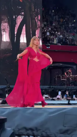So beautiful #taylorswift #erastour #swifttok #fyp 