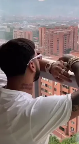DICEN QUE SOY UN DELINCUENTE #anuel #anuelaa #anuelprerr #brrr #rhlm #fans #fanpage #funnyvideo #funn #funnyy #funnytiktok #daily #fy #fyp