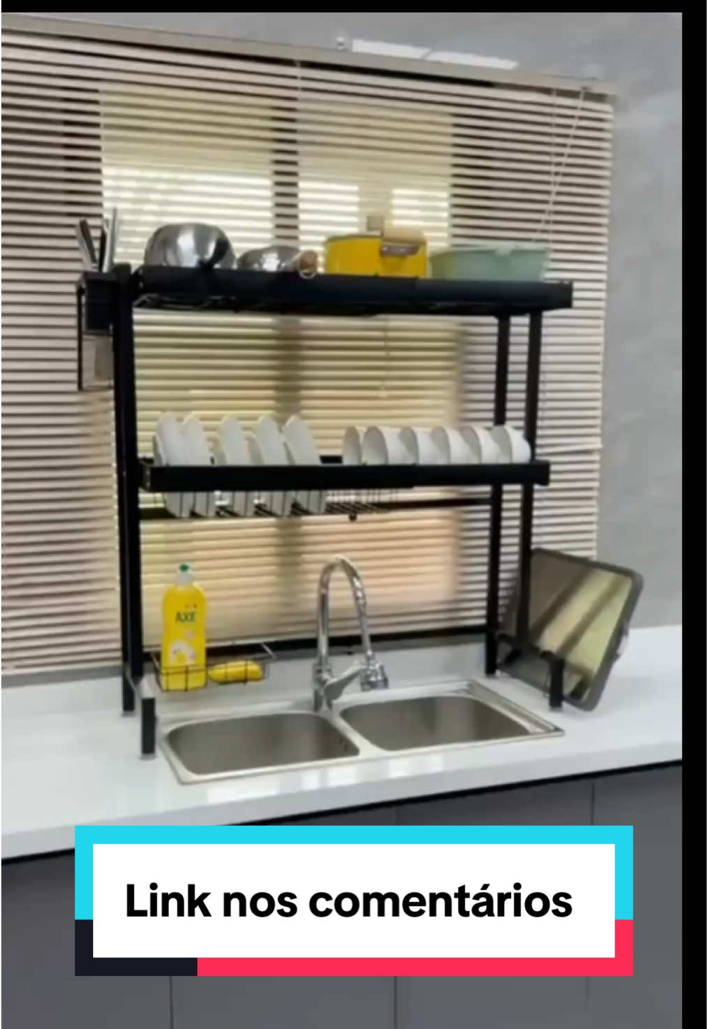 🛠️ Organização e Estilo na Sua Cozinha! 🏡 Chegou o Escorredor de Louças Suspenso que você sempre quis! 😍 Design de camada dupla, porta-copos, pratos e talheres, tudo em aço inox resistente. Ideal para pias de 85cm e 65cm! 🔥 ✨ Tenha mais espaço, organização e uma cozinha moderna! Não deixe para depois, garanta já o seu! 🛒 #EscorredorDeLouças #OrganizaçãoDeCozinha #DesignModerno #AçoInox #CozinhaFuncional #DecoraçãoDeCozinha #PraticidadeNoLar #PromoçãoImperdível