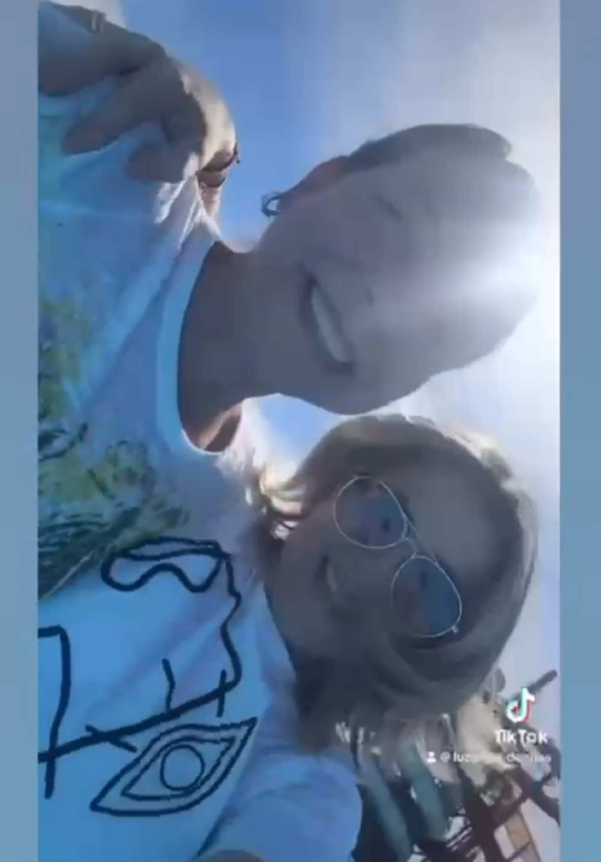 A pesar de que el parque infantil de Navojoa está endeudado hasta el año 2031 ! No lo dejaremos caer ! Seguimos con las mejoras que no se acaban !   Va de nuevo ! Arreglar grietas volver a pintar y dejarlo bello para semana santa 🙏🙏🙏 si se puede vamos una vez más 💪🏽🙏! 