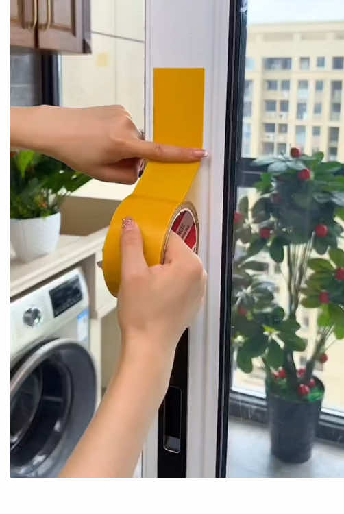 You must have this mesh double-sided tape at home. It is double-sided and has strong stickiness. It will not leave any traces when you remove it.