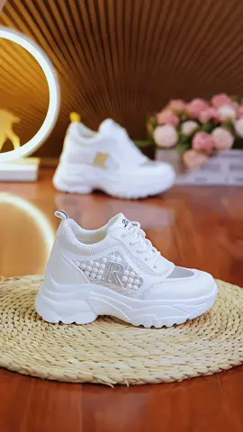 Sneakers wanita Korean style #ndriebae #fyphariini 