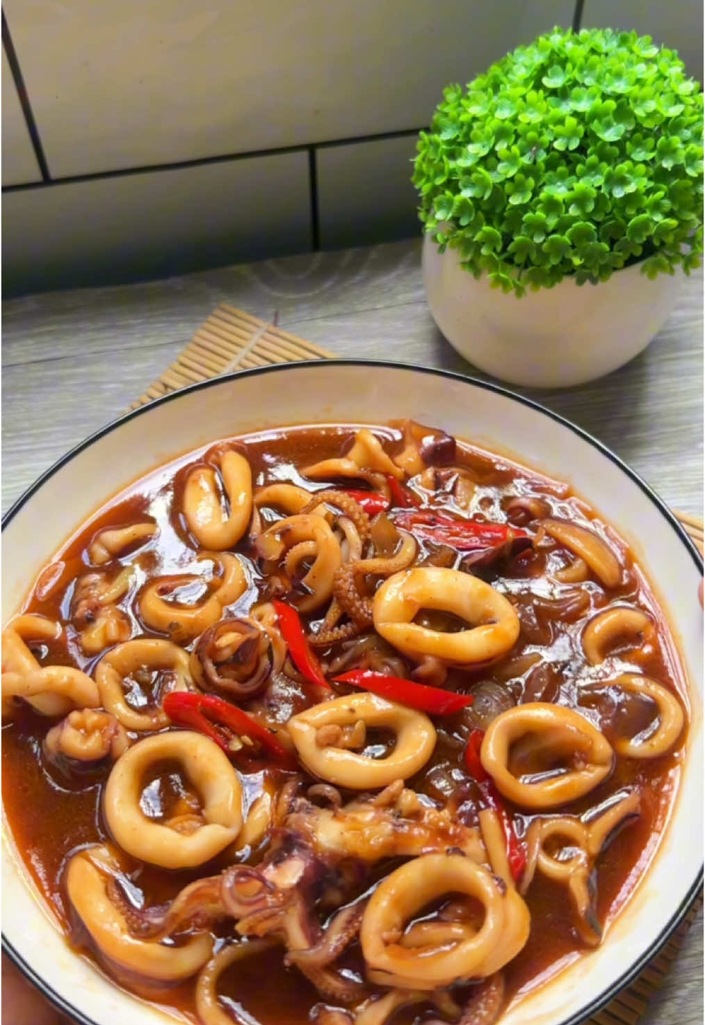 Cumi dimasak apa aja tetap enak banget ya gak #cumi #osengcumi #masakcumi #menualaresto