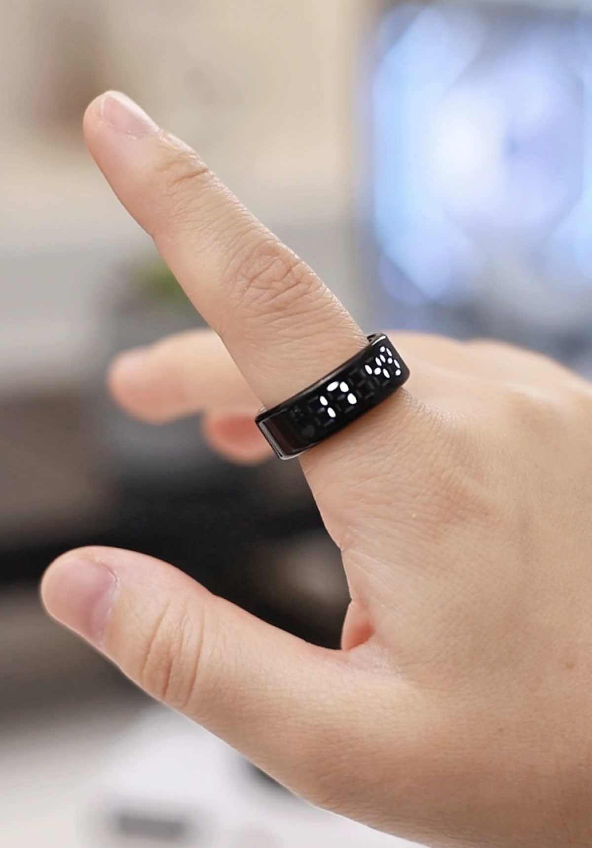 This is a smart ring that can monitor your health #smartring #techobsessed #Fitness #fitnesstracker #healthanxiety #bloodpressure #sleep #giftideas #seasonalgems #lovelaungage 