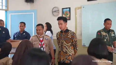 Wapres Gibran Rakabuming Tinjau Program MBG di SMA 1 Hang Tuah, Jakarta #gibran #kabinetmerahputih 