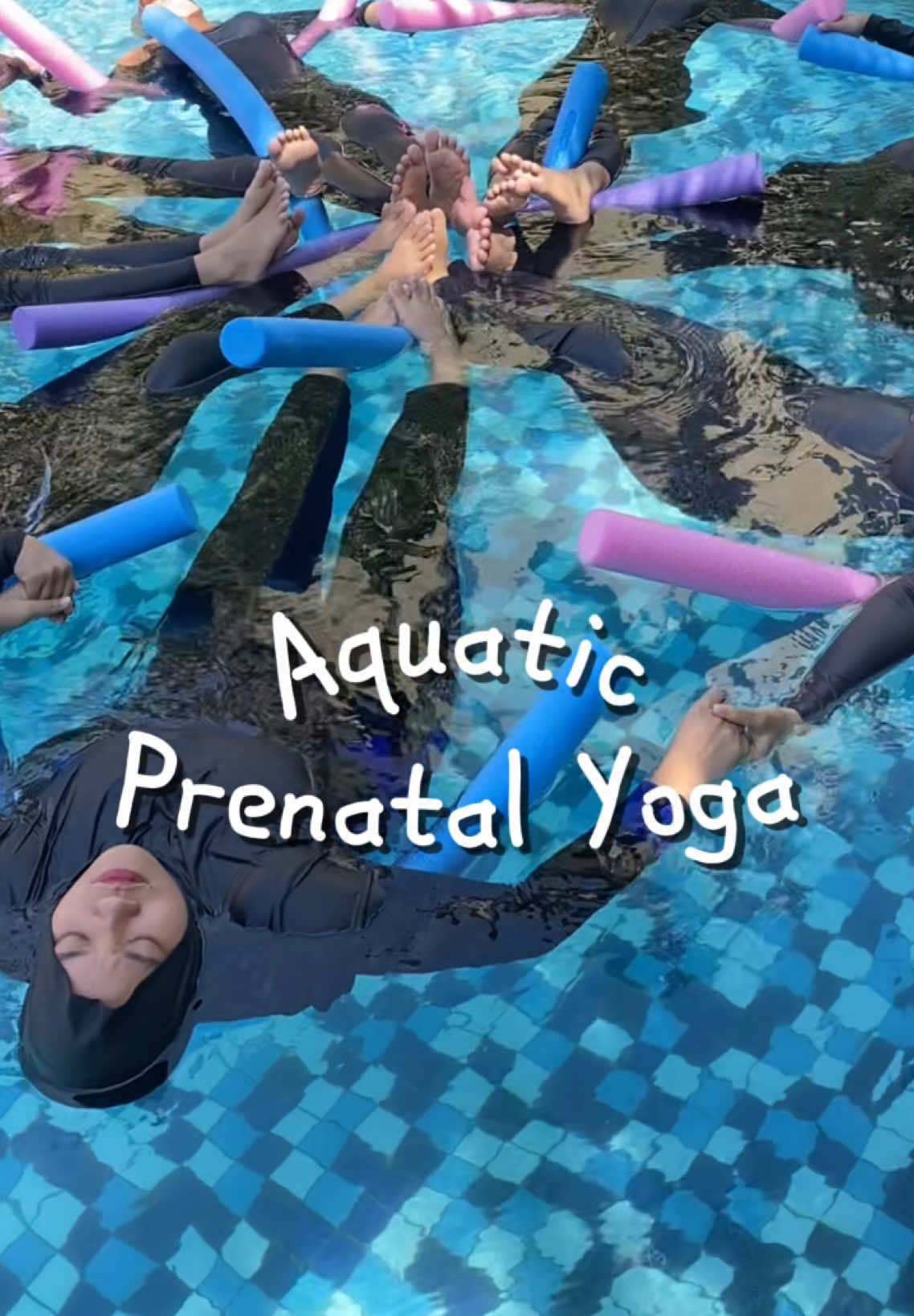 Mau bagi bagi keseruan Aquatic Prenatal Yoga part 2 kemarin Minggu nih🤭 Banyak banget permintaan bunda-bunda untuk diadakan Aquatic Prenatal Yoga bulan ini dan bubid senang banget sama antusias para bunda.🫶 Ternyata seru jugaa olahraga pakai media air, karena air kan hydroterapi jadi efek rileksasi nya kerasa banget sepanjang yoga kemarin💕 Hayoo bagi para bunda yang belum cobain Aquatic Yoga di @bayibunda.id segera cobain deh, dijamin mantap.👍 Kalau bulan depan ngadain aquatic prenatal yoga part 3 pada mau ikutan nggak? komen ‘MAU’ yaa nanti biar bubid list deh🤭😚 #bayibundaid #aquaticyoga #yogahamilaquatic #yogahamil #prenatalyoga #yogahamilsurabaya 