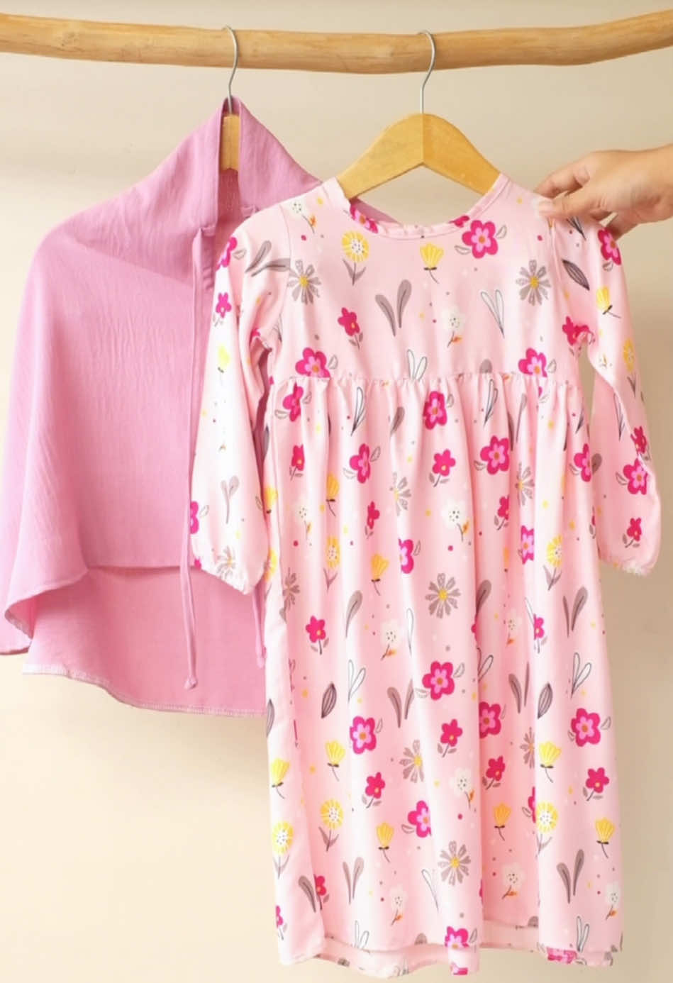 🌸Zunaira Set Gamis Rayon  Tersedia 6 pilihan motif cantik, dg bahan rayon premium yg pastinya super nyaman untuk si kecil ✨ Join live yah bunsay 🫶 #gamisanak #gamisanakrayon 