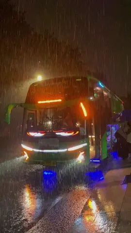 air dan kenanganya #pasuruan #buspariwisata #soloputramakmur #spmtrans 