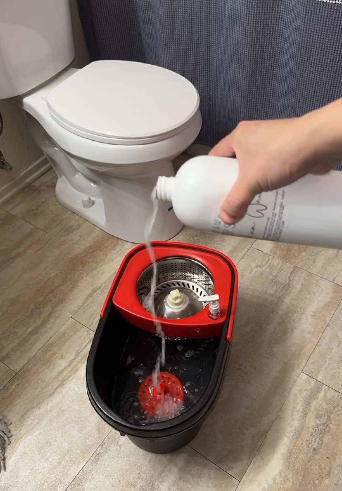 Este jabón para pisos es una delicia😍#mopsoap #CleanTok #cleaninghacks #cleanhouse 
