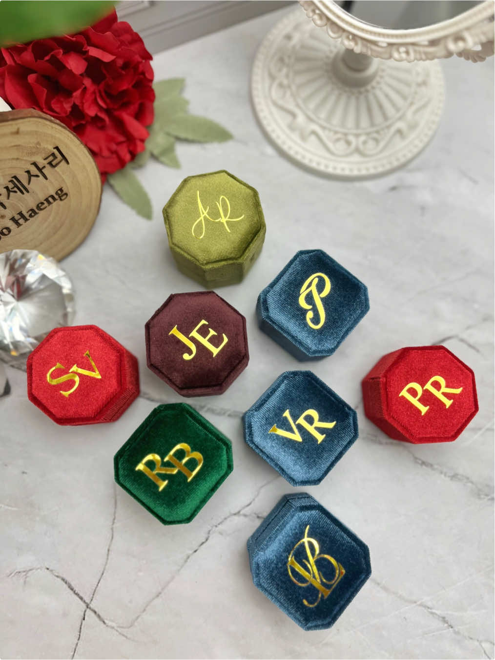 Customize your dream wedding ringbox with us! @yoohaeng.ringbox #weddingringbox #customringbox #ringbox #cincin 