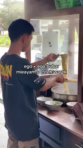 gek sinio#masukberandafyp #foryoupage #mieayam #lewatberanda #baksowonogiri #fypシ 