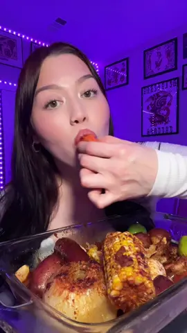 Eat a seafood boil with me ! Sam’s club snow crab imitation crab, onion boil, shrimp, potatoes, sausage and corn ❤️  #seafoodboil #seafoodmukbang #onionboilmukbang #onionboil #mukbang #mukbangeatingshow #mukbangfoodasmr #mukbangs #mukbangasmr #eatingshow #eatingsounds #eatingasmr #asmrfood #viral #fyp 