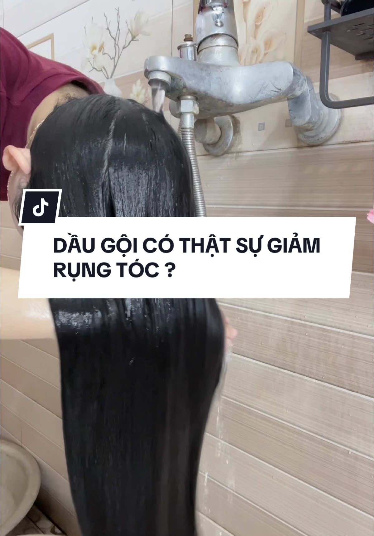 Nhả vía giảm rụng cho mấy bà nha💆🏻‍♀️💆🏻‍♀️💆🏻‍♀️ #nguyenthimai #maidangchamtocdai #chamsoctoctainha #daugoicap #giamrungtoc #daugoikiemdau #daugoiphuchoitochuton #onehair #xuhuongtiktok 