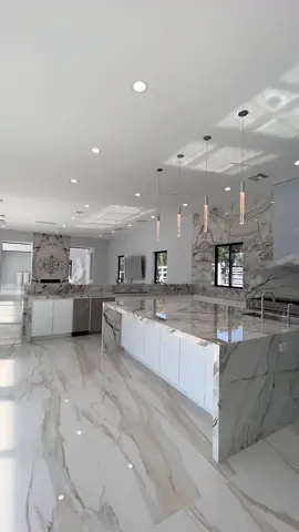 🎥 KONA STONE UNIVERSITY ! Ft Luxury Porcelain 💎 #trending#fyp#remodel#foryoupage#Home #homedecor #luxury#dreamhome #inspire#motivation 