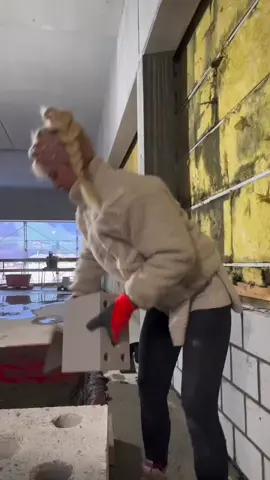 Rolling 😈 #bau #bricklayer #construction #workout #bricktok #skills #empowement #baustelle #fit #Love 