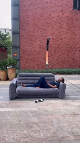 Mzigo upon ofisini 🔥  Sofa Kitanda upepo Bei 250,000 Hii ni top quality brand ya INTEX inakuja na pump yake ya kujazia ambayo ina betri sio lazima umeme. Size 203*231*66cm  📱 Download Chapchap App Kulipia  ✅ Whatsapp+86 136 2081 2143 ☎️Tupigie 0740266127 📍Sinza Mori 