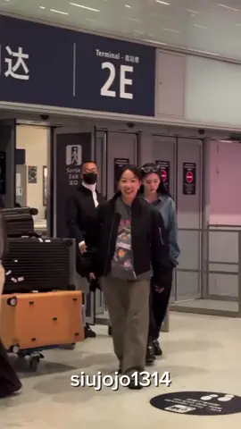 han sohee safely arrived at paris charles de gaulle airport #hansohee #한소희 #xeesoxee #fyp #fypシ 