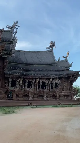 The most magical museum I’ve ever seen #traveltiktok #solotravel #CapCut #สปีดสโลว์ #สโลว์สมูท #thailand #thesanctuaryoftruth #museum 