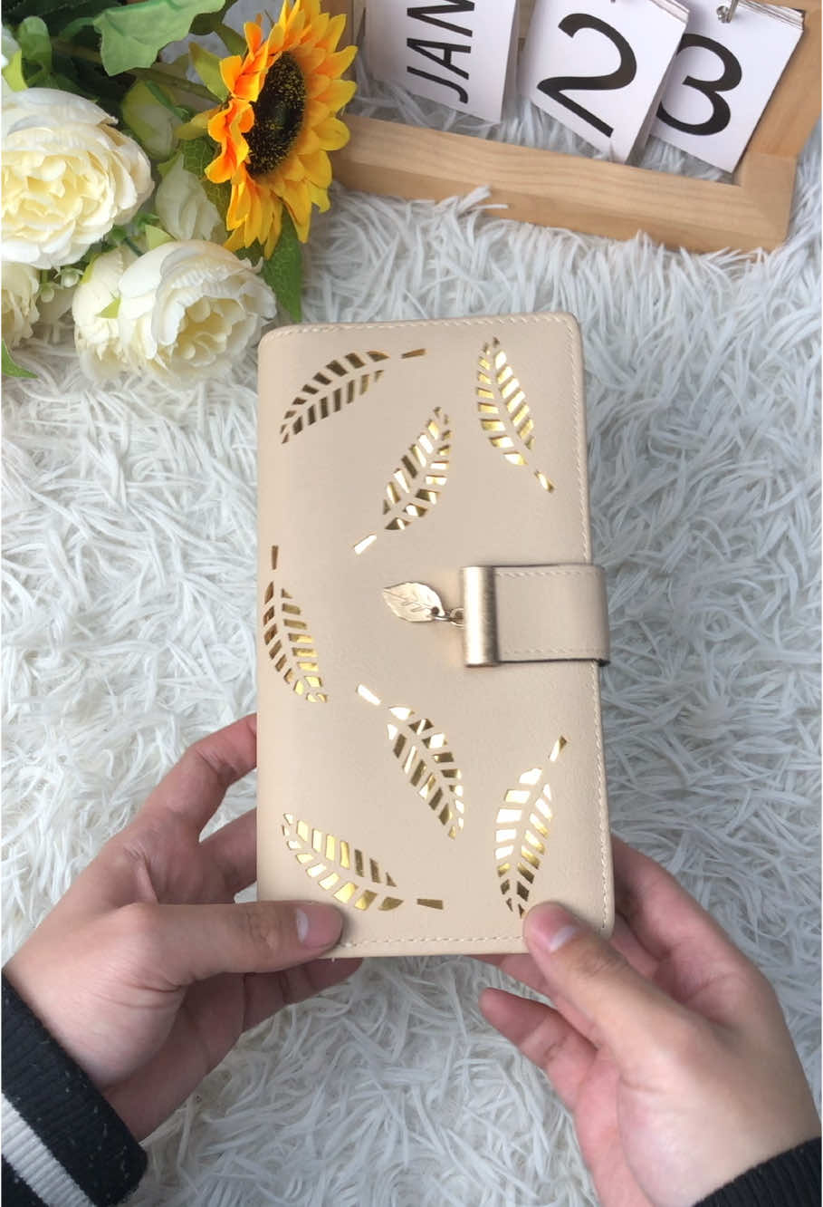 Women’s beige long wallet,fashion clutch hollow leaves,zipper buckle,large capacity,gentle purse#wallet #womenwallet #walletforwomen #purse 