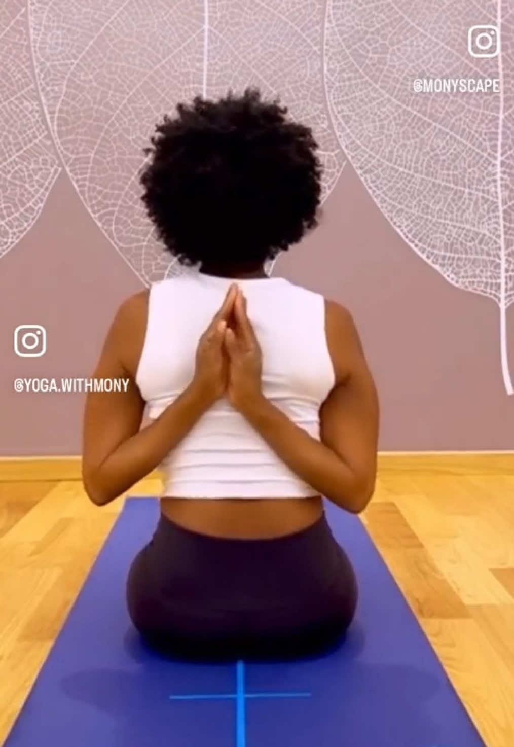 Variation of Paschimottanasana (The Sitting Forwardbend) 🧘‍♀️ #hathayoga  #yogateacher #insegnanteyoga #yogaitalia #yogaitaly #yogagirl#yogastretch  #yogamilano  #yogatok #tutorial #yogatutorial  #tiktokyoga #tiktoktutorial   #fitnessitalia  #yogatok #yoga #LearnOnTikTok #yogawithmony  #LIVEAYOGALIFE  