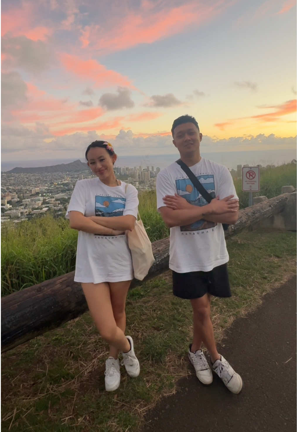 Mandatory fit check🙂‍↔️ #fitcheck #couple #hawaii #vacation #vacay #oahu #traveltiktok #coupletrend #OOTD #ootdinspiration #fyp #foryoupage 