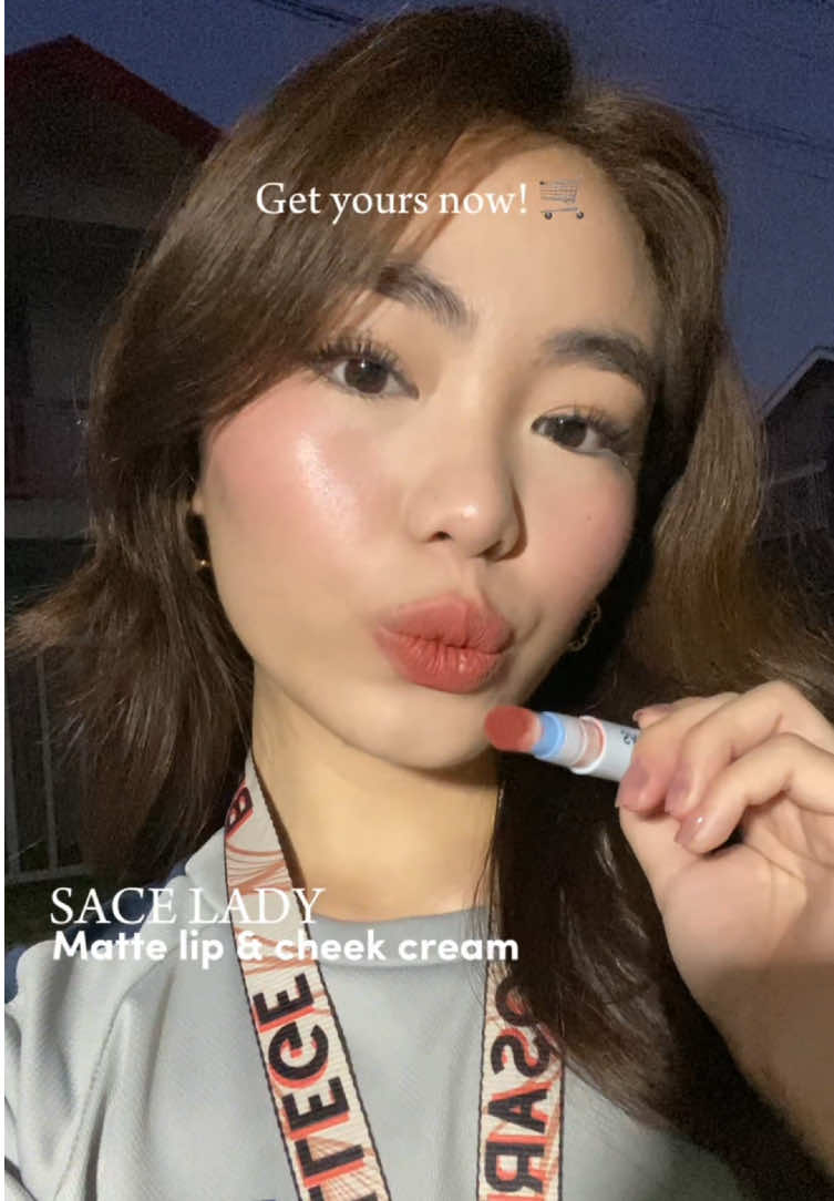 I am using SACE LADY Matte lip and cheek cream in the shade VO6 @SACE LADY beauty.ph  #saceladylipcheekcream #transferprooflipmud #FluffyBubble #sacelady #findsacey #fyp #foryou #foryoupage