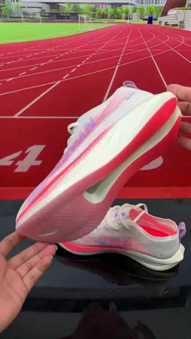 Heat 2.0 pink #irunsvan #pinkwhite #runningshoes #Fitness #runtips #goodthing #foryou 
