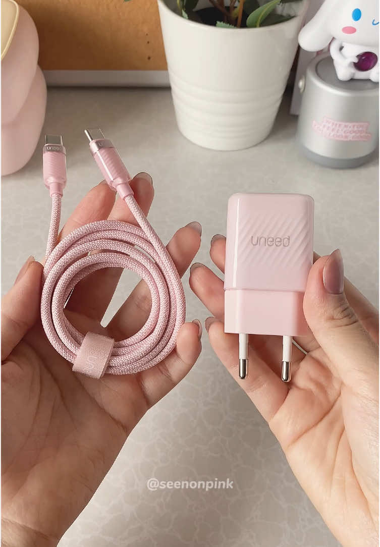 unboxing the long awaited charger set 🥹 Uneed Glaze series in pink 💗💗 #uneed #uneedcharger #kabelcharger #kabelcas #kabelcasan #kabelfastcharging #kepalacharger  #chargerfastcharging #wibgajian #cuantanpabatas 