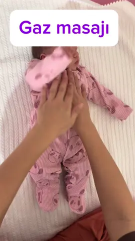 Lidya yenidoğan döneminde çok gazlı bir bebekti. Yavrum ıkınmaktan göbek fıtığı oldu😢 Gazı olduğu zaman rahatlatan şeylerin başında bu gaz masajı oldu😍 Umarım bebişleriniz rahatlar mışıl mışıl uyurlar♥️ Gazlı bebişi olan ailelelere gönderin lütfen🌸 #yenidoğan #yenidoğangazmasajı #gazmasajı #bebekgazmasajı #çocuksağlığı