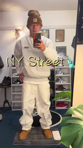 NY Styleって言っても色々なスタイルあって面白いよね #StreetFashion #streetwear #ootdfashion #outfit 