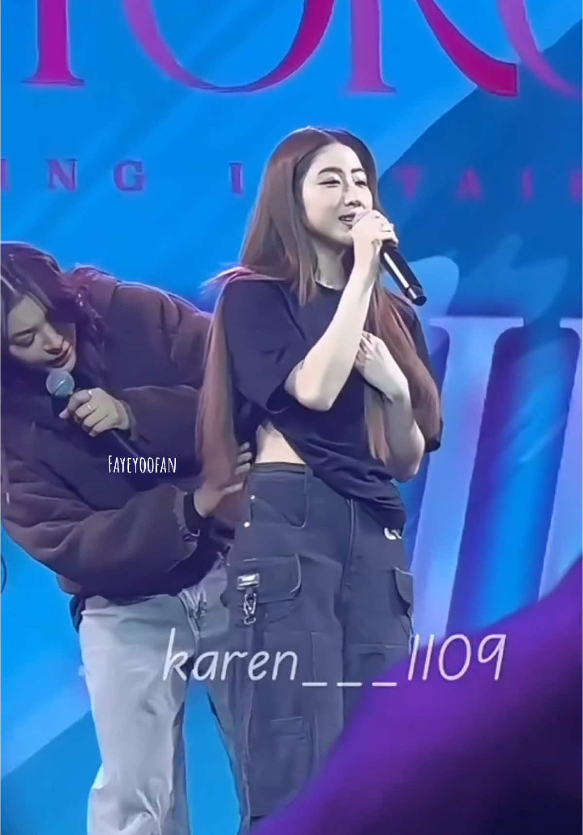 หวง ห้ามมอง 5555 #fayeyokointerfan #faye #fayeyoko #ฝ้ายโยโกะ #blanktheseries #ฝ้ายพีรญา #fayeperaya #yokoapasra #แฟน #yoko #คู่จริง #คู่จิ้น #Topyoko #Topfaye #promise #fyp #fy #react  #trip  #LGBT #LGBTQ #lgbt🌈 #fanmeet #live #birthday #party #thailand #impact #weibo #Taipei 