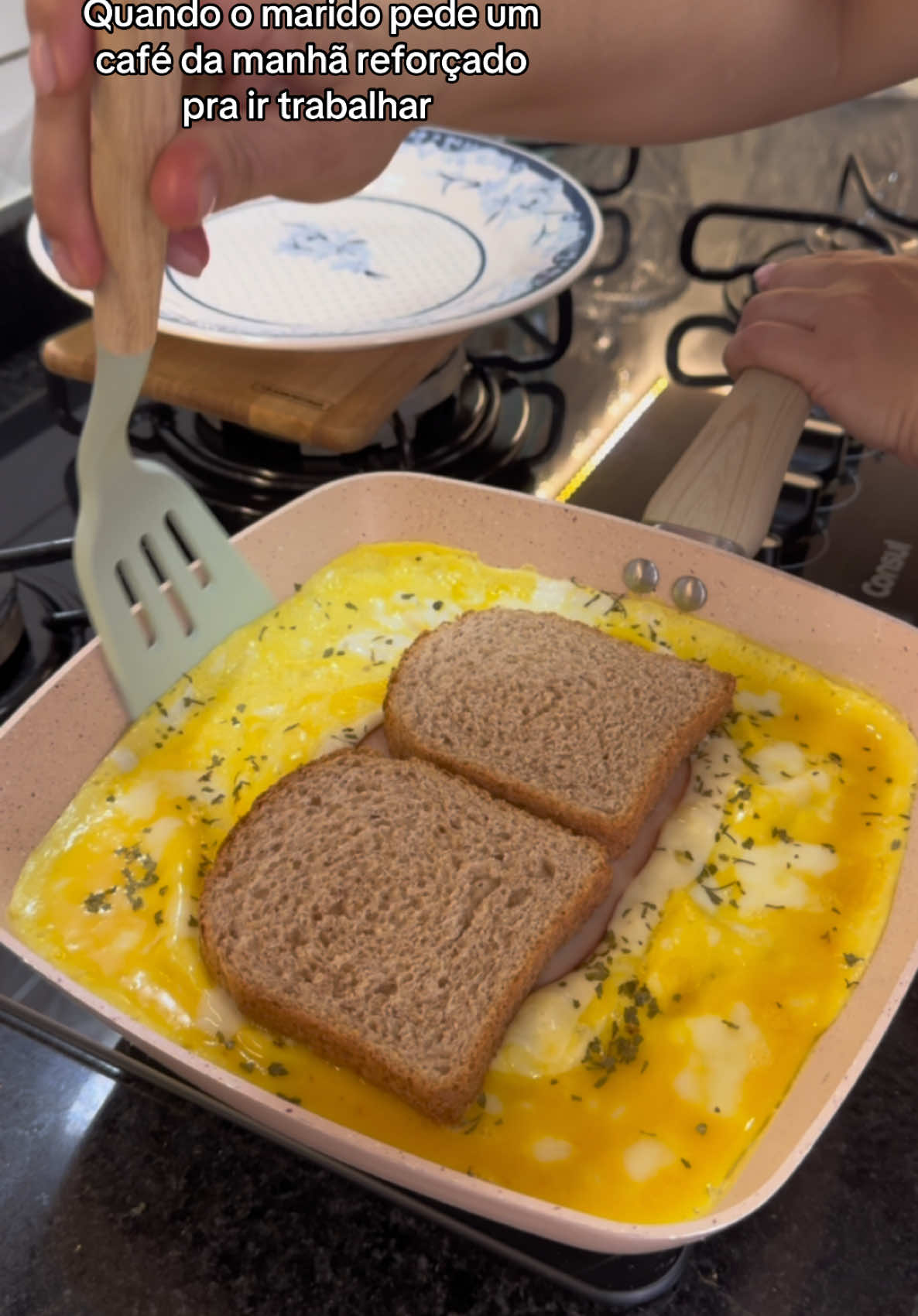 Café da manhã reforçado pra ir trabalhar 