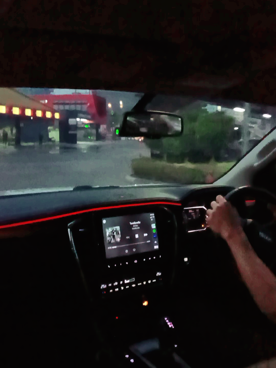 เลิกงานกลับบ้านกัน 🚙 #แคปชั่น #เพลงสตอรี่ #เทรนด์วันนี้ #tiktok #tiktokพาเที่ยว #ขับรถ #สตอรี่ความรู้สึก #isuzu #mux #isuzumux 