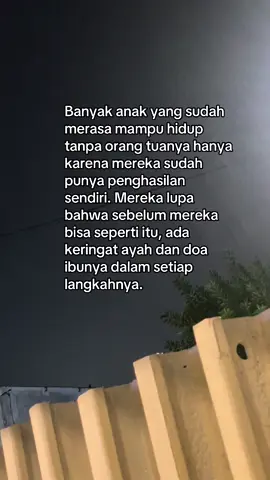 Jangan karena kalian sudah bisa memberikan sebagian kecil penghasilan kalian ke orang tua lantas kalian merasa berhak berbicara dengan kasar kepada mereka. Apa yang kalian mampu berikan itu tidak ada apa-apanya dibandingkan dengan apa yang diberikan orang tua kalian mulai dari kalian kecil sampai sekarang! #ibudananak #orangtua 