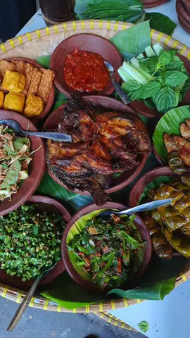 Wilujeng Tuang #rumahmakansunda #makanansunda #kampoengaseupan 
