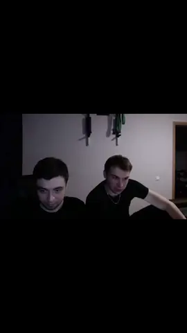 глеб наверняка хотел сказать, что в случае если он выберет пиццу, он не сможет её разделить с максом