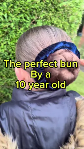 The perfect bun by 10 year old Millie 🩷 She did an awesome job so proud of her 🙌 #learntobraid #longhair #dancer #hairbun #hairtutorial #dancehair 