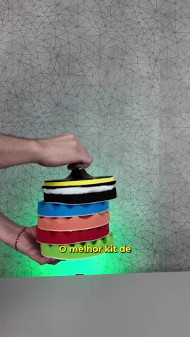 Esse kit de boinas é perfeito para você que deseja remover riscos ou manchas de superfícies metálicas!  Cada boina desse kit permite um efeito diferente quando usado, fazendo lustração em veículos.   Adquira já a sua em nosso site: https://www.fotolux.com.br/BEP-006   #carros #automotive #detailing #detalhamentoautomotivo #cuidados