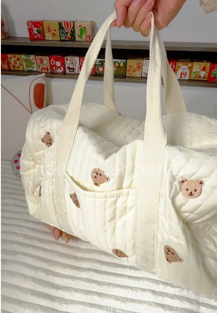 Baby bag can hold everything for my baby👶🍼🧑‍🍼#tiktokmademebuyit #babybag #familybag #hospitalbag 