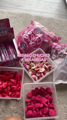 Acompáñame a hacer paquetes de chuches a mis amigas 💕🌸🎀🍬 @Vidal Golosinas Tienda #chuches #vidal #golosinas #amigas #regalo #rosa #gominolas 