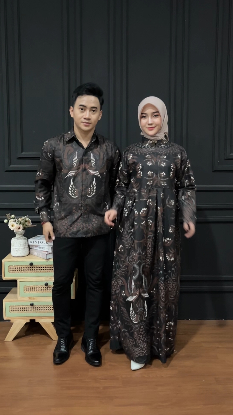 Wes kadung jeru... Sepasang cuma 90ribu.. 😱 #bajukondangan #batikcouple #rekomendasi #outfit #couplegoals