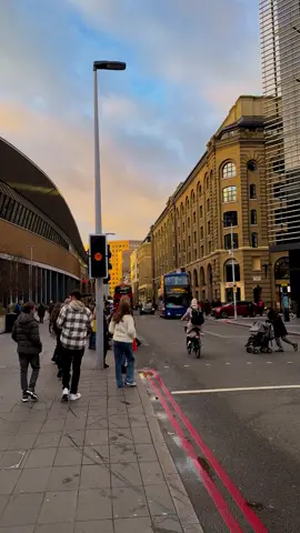 Pa de khar ke de hicha arman na pora kido 💔 #london🇬🇧uk🏡 #england🇬🇧 #pashtopoetry #london 