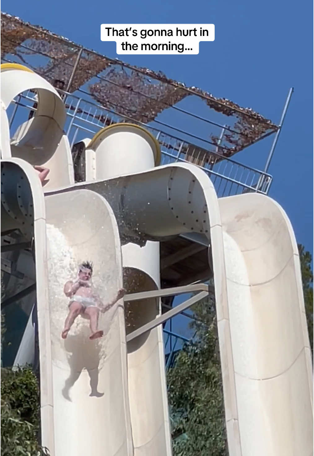 Ouchhhhh 😬 #waterslide #waterpark #slide  📽️ @rachnaaar via @BVIRAL 