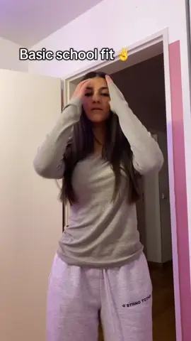 #fyp #fyyyyyyyyyyyyyyyy #outfit #schoolfit #pourtoii #2025 #erneutveröffentlichen #viral_video 